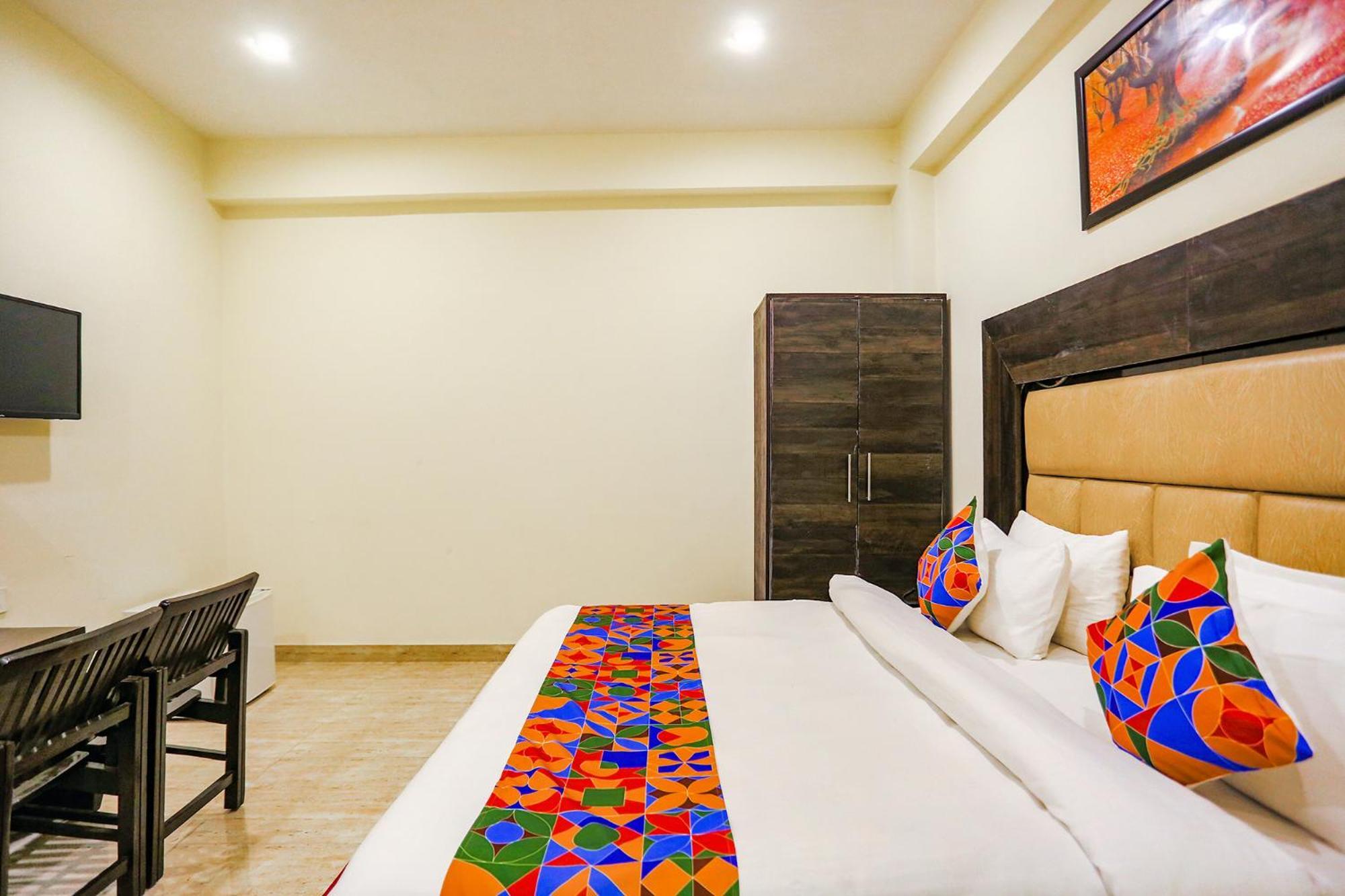 Fabhotel The Kiara Near Igi Delhi Airport New Delhi Exterior photo