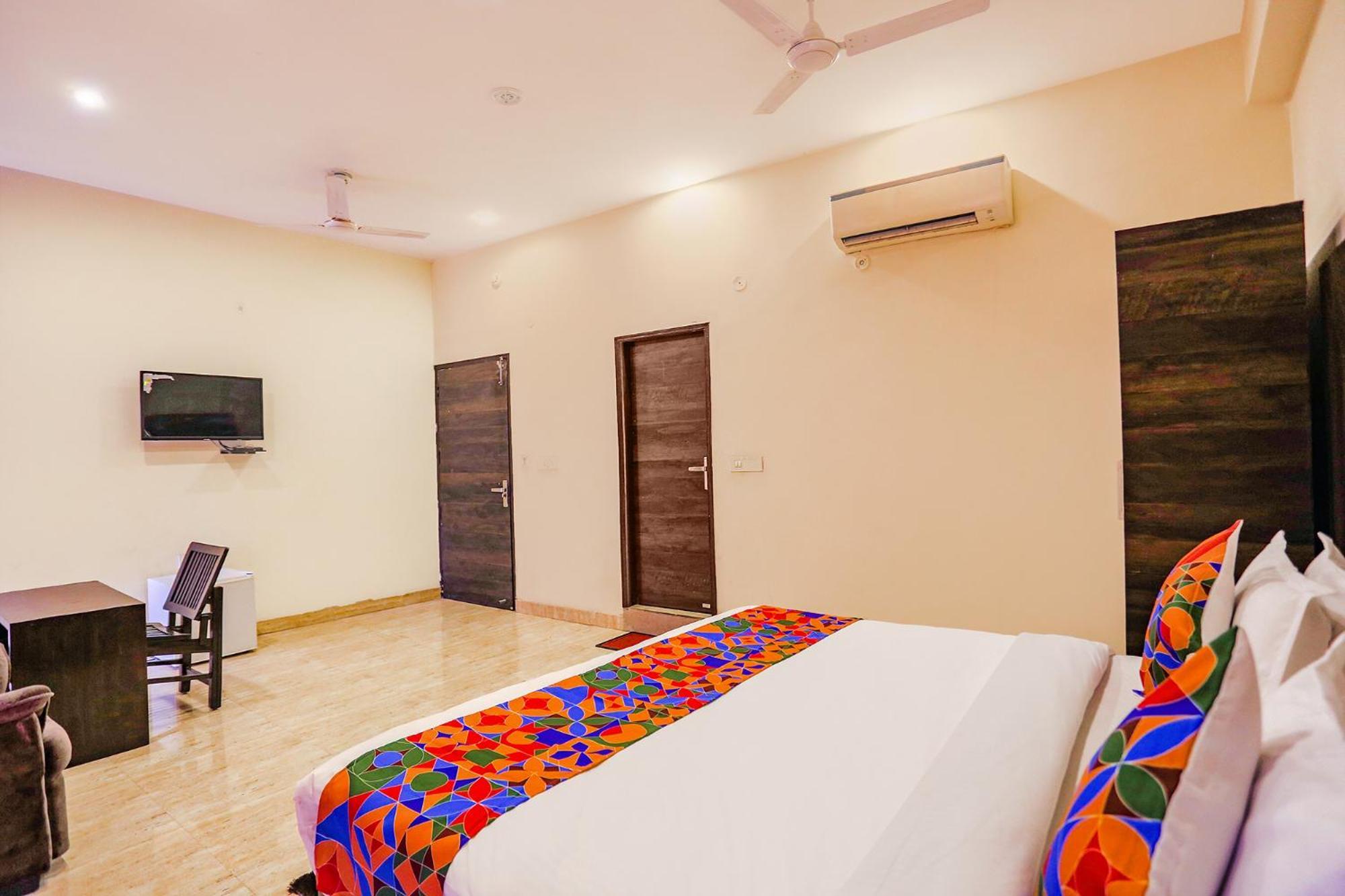 Fabhotel The Kiara Near Igi Delhi Airport New Delhi Exterior photo